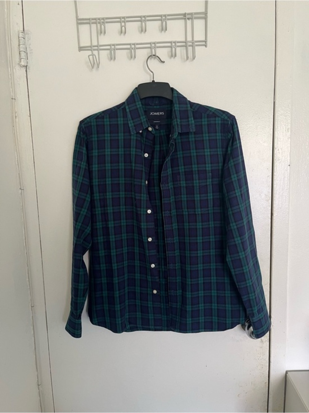 Men's Green & Blue Plaid Button-Down Shirt - Casual Tailored Fit